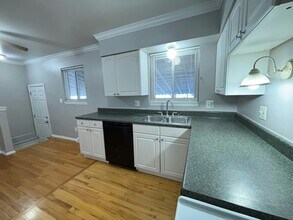 1760 E Harry Ave in Hazel Park, MI - Building Photo - Building Photo