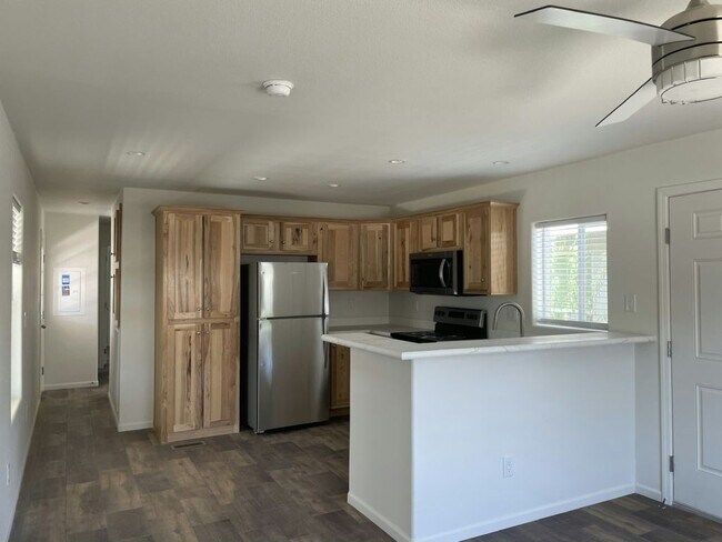 property at 1639 E Charleston Ave