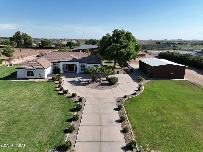 property at 39667 N Country Ln