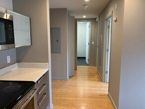 691 Massachusetts Ave, Unit 303 in Boston, MA - Building Photo - Building Photo
