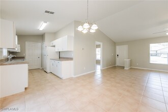 3007 7th St SW in Lehigh Acres, FL - Foto de edificio - Building Photo