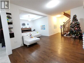 1462 Farmstead Dr in Milton, ON - Building Photo - Building Photo