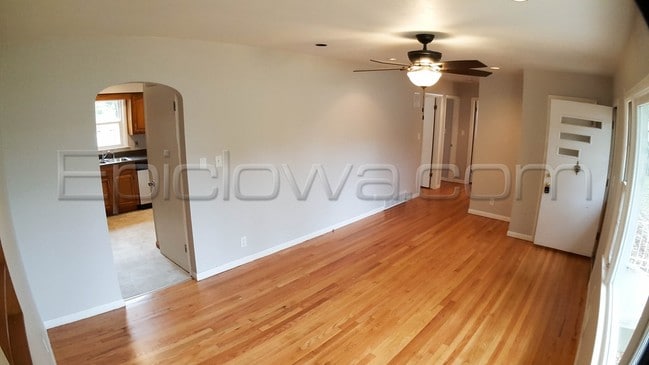 1108 Crestview Dr SE in Cedar Rapids, IA - Building Photo - Building Photo