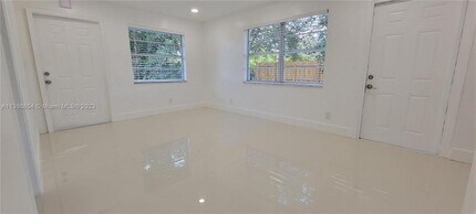 831 NW 14th Way in Fort Lauderdale, FL - Building Photo - Building Photo