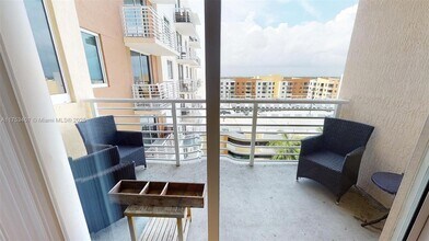 18800 NE 29th Ave, Unit 922 in Miami, FL - Foto de edificio - Building Photo