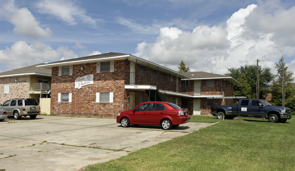 Beau Chateau in Baton Rouge, LA - Building Photo