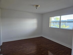 8000 Colony Cir S, Unit 207 in Tamarac, FL - Building Photo - Building Photo