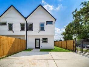 6130 Conley St-Unit -A in Houston, TX - Building Photo - Building Photo