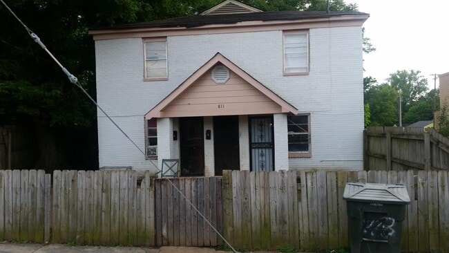 property at 811 Polk Ave