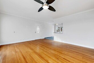 4386 Woodland Ave-Unit -2 in Western Springs, IL - Building Photo - Building Photo