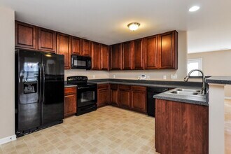 820 Willow Bay Dr in Fuquay Varina, NC - Building Photo - Building Photo