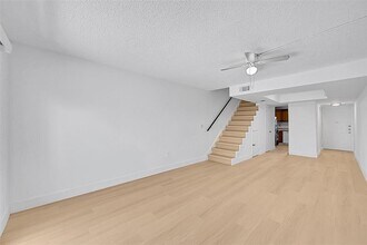 4122 SW 61st Ave in Davie, FL - Building Photo - Building Photo