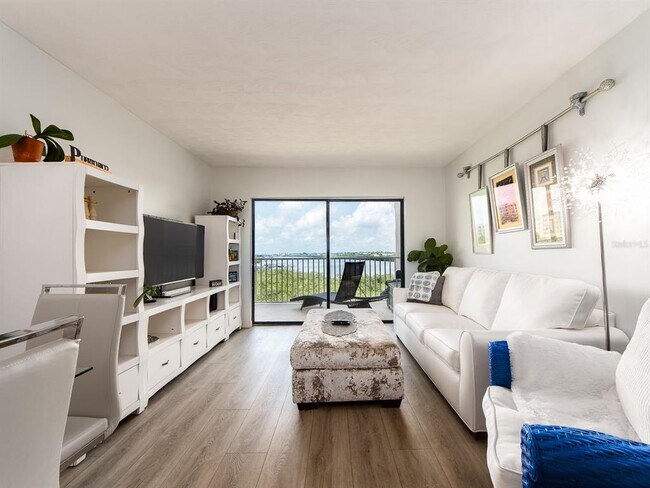 19451 Gulf Blvd in Indian Shores, FL - Building Photo - Building Photo