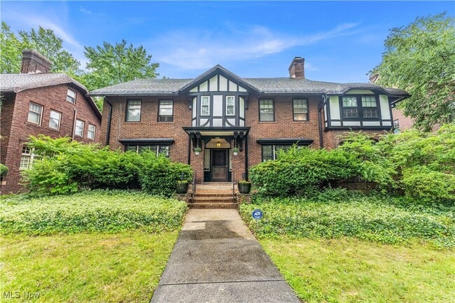 property at 2540 Euclid Heights Blvd