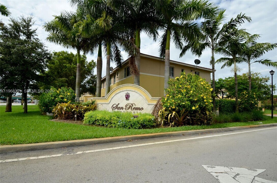 1958 SW 60th Terrace in North Lauderdale, FL - Building Photo