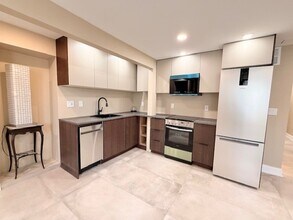 2140 W Monroe St in Chicago, IL - Building Photo - Building Photo