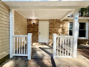 5478 Rocky Pine Dr in Stonecrest, GA - Building Photo - Building Photo