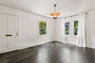 40 Dunnemann Ave in Charleston, SC - Building Photo - Building Photo