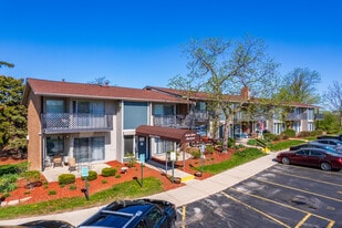 Layton Grove in Milwaukee, WI - Building Photo