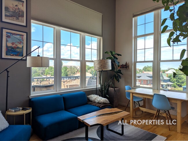 property at 1489 Steele St