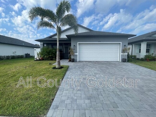 16901 Lazzo Dr in Port Charlotte, FL - Building Photo - Building Photo