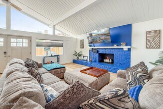5040 Dolphin Way in Oxnard, CA - Building Photo - Building Photo