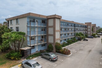 Seagate of Gulfstream Condominiums in Boynton Beach, FL - Foto de edificio - Building Photo