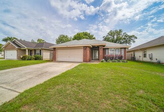 552 Edith Ln in Pensacola, FL - Building Photo - Building Photo