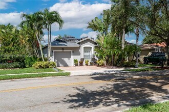 4123 Sapphire Bend in Weston, FL - Building Photo - Building Photo