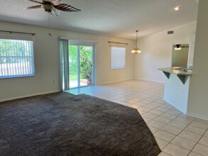 6217 Cross Creek Blvd in Lakeland, FL - Building Photo - Building Photo