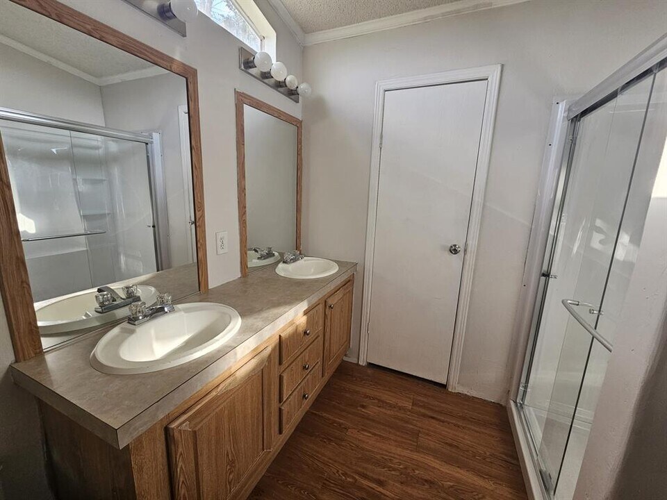 35340 Morgan Rd in Waller, TX - Building Photo