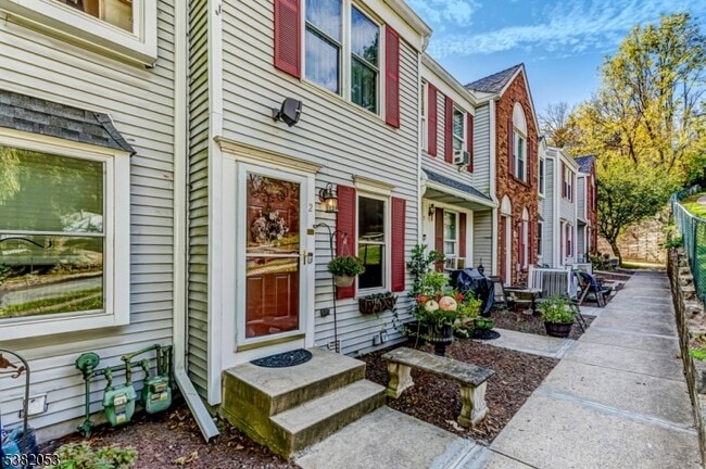 property at 2 Colonial Ct