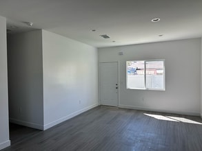 1542 W Virginia St in San Bernardino, CA - Foto de edificio - Building Photo