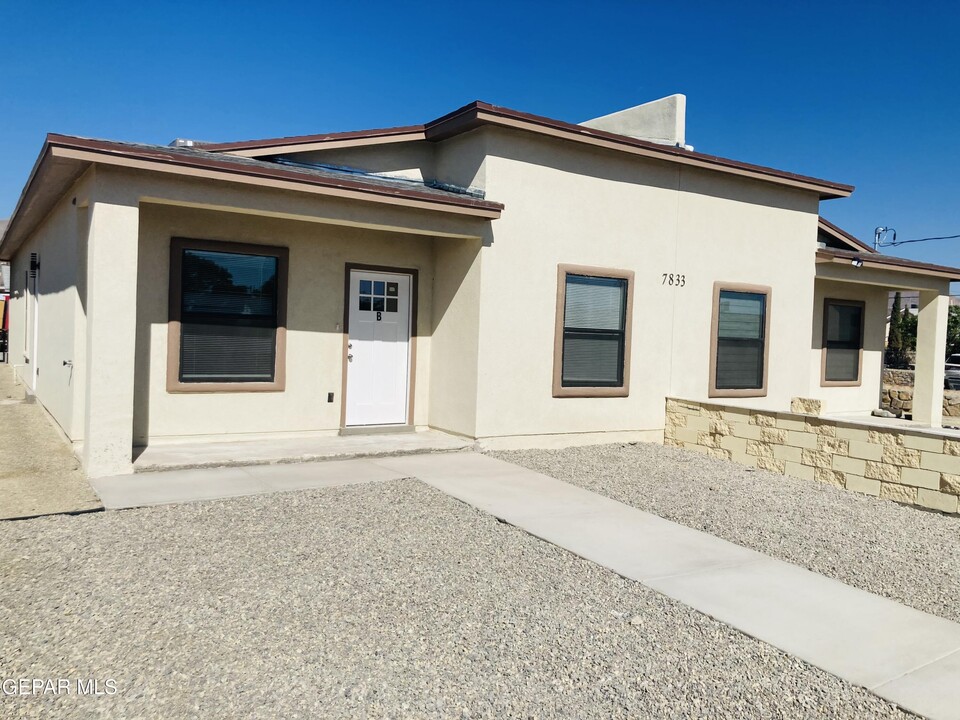 7833 Mt Latona Dr in El Paso, TX - Building Photo