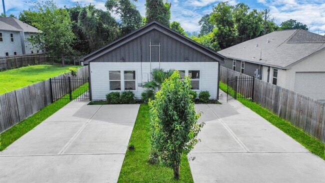 7502 Sandle St in Houston, TX - Building Photo - Building Photo
