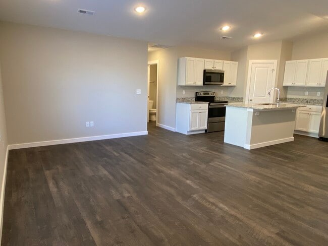 592 E Martens Ct in Goddard, KS - Building Photo - Building Photo