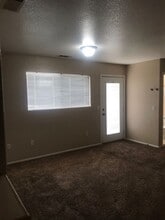 16943 Ouray Rd in Apple Valley, CA - Building Photo - Building Photo