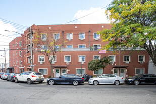 2116 Greene Ave in Ridgewood, NY - Foto de edificio - Building Photo