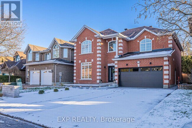 11 Wellsmere Ct in Ottawa, ON - Building Photo - Building Photo