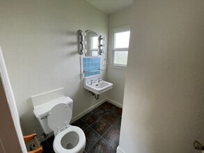 966 Walnut St in Roseburg, OR - Building Photo - Building Photo