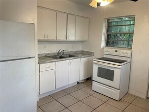 20 NW 71st St in Miami, FL - Building Photo - Building Photo