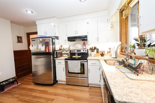 19 Burton Terrace in Weymouth, MA - Building Photo - Building Photo