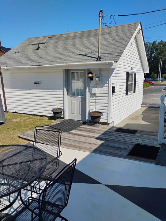 706 Walston Ave, Unit .5 in Kinston, NC - Building Photo