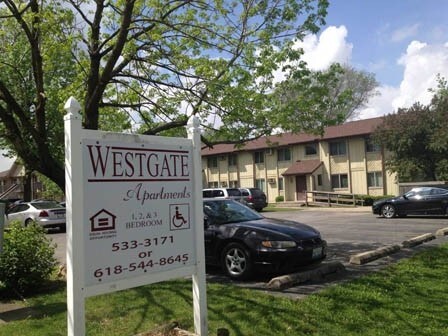 Westgate Apartments in Carlyle, IL - Foto de edificio - Building Photo