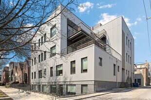 2016 W Rice St in Chicago, IL - Building Photo