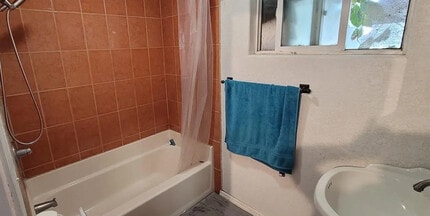 8657 Stewart and Gray Rd in Downey, CA - Building Photo - Building Photo