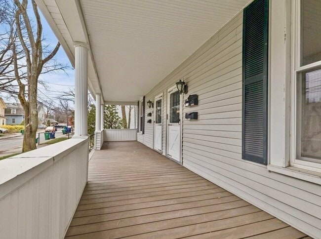 13 Emerson St, Unit 2 in Newton, MA - Building Photo - Building Photo