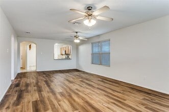 2529 Castle Pines Dr in Burleson, TX - Building Photo - Building Photo