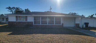 5214 Forest Hills Dr in Holiday, FL - Building Photo