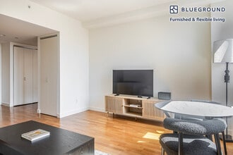 88 Leonard St in New York, NY - Building Photo - Building Photo